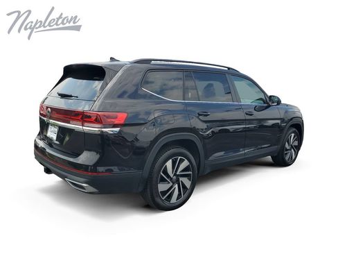 Used 2025 Volkswagen Atlas SE FWD image 4