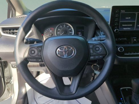 Used 2021 Toyota Corolla LE FWD image 11