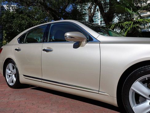 Used 2010 Lexus LS 460 w/ Luxury Value Edition image 22