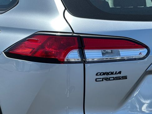 Certified 2025 Toyota Corolla Cross AWD Hybrid image 19