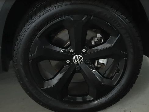 Certified 2025 Volkswagen Taos SEL w/ Black Wheel Plus Package AWD/4WD image 10