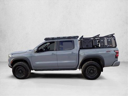 Used 2022 Nissan Frontier PRO-4X image 2