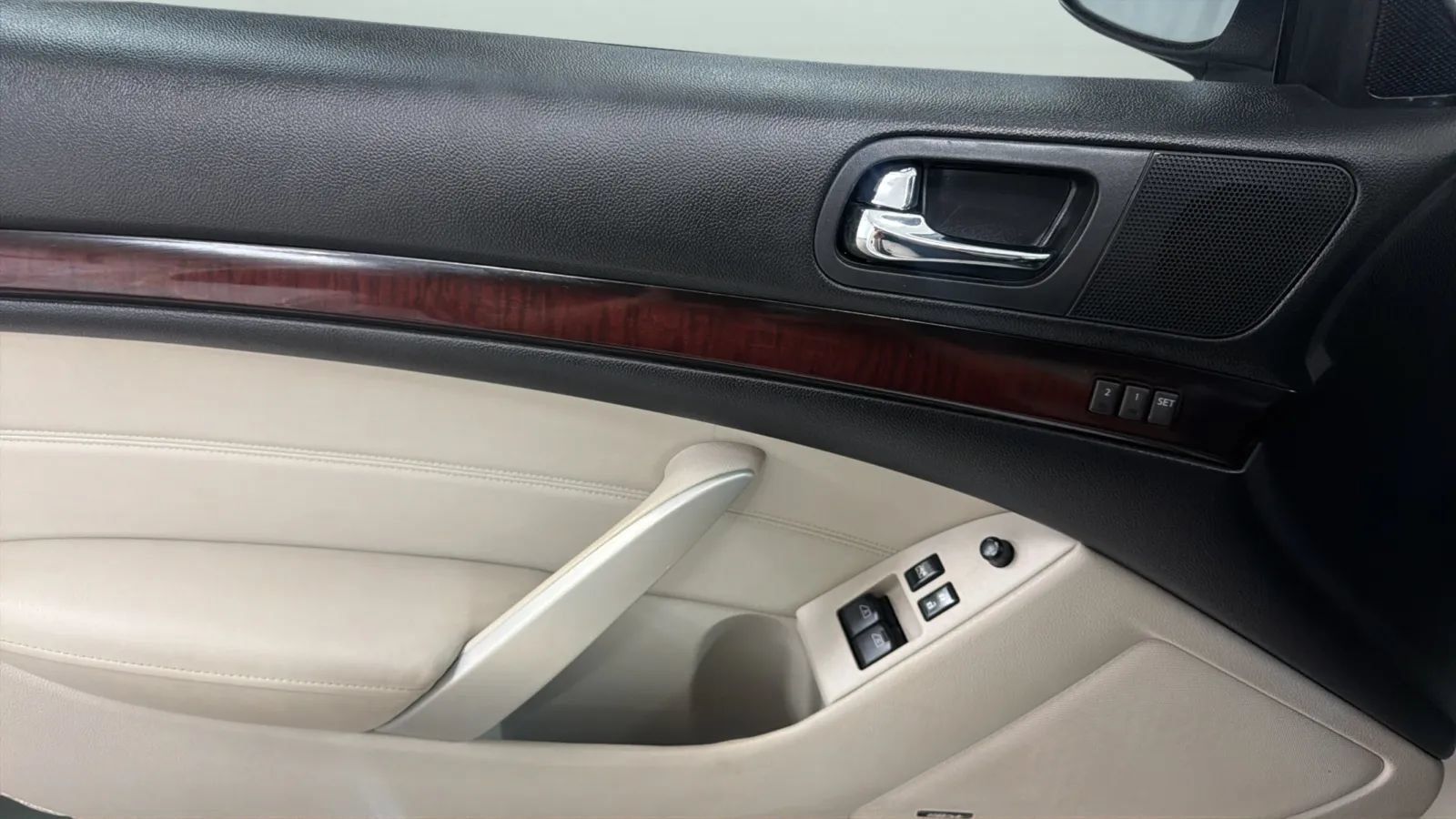 Used 2013 INFINITI G37 Journey w/ Premium Pkg RWD image 17