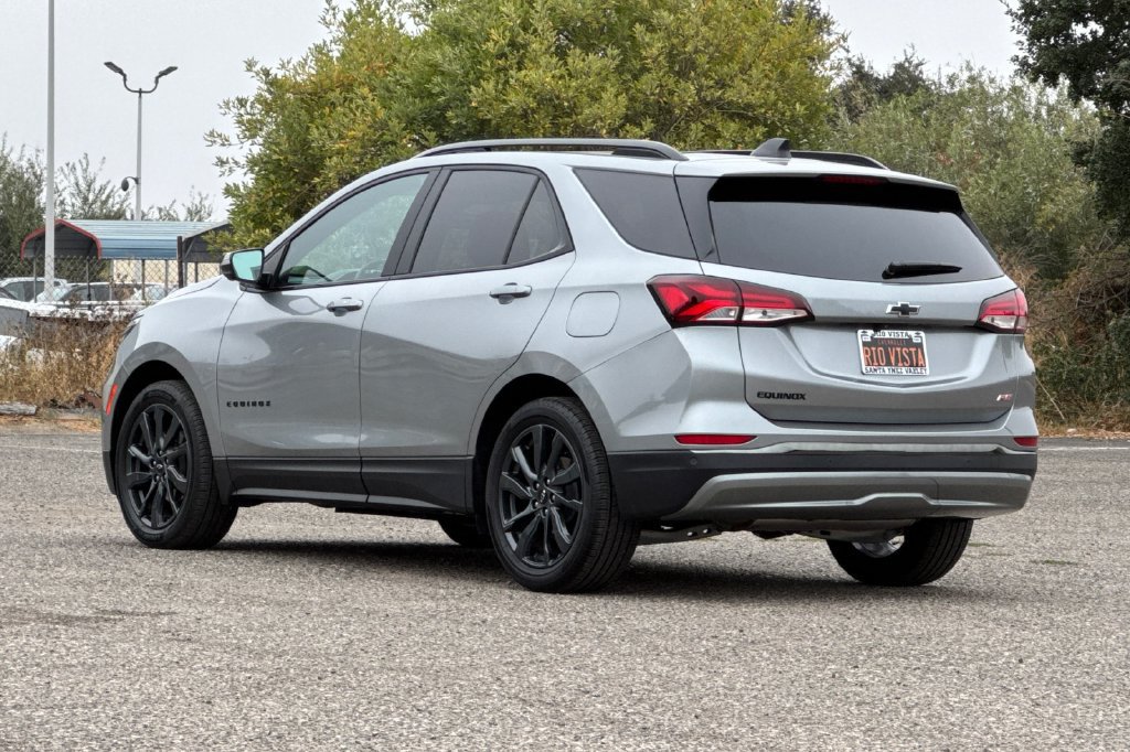 Used 2023 Chevrolet Equinox RS w/ RS Leather Package FWD image 6