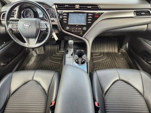 Used 2020 Toyota Camry SE FWD image 19