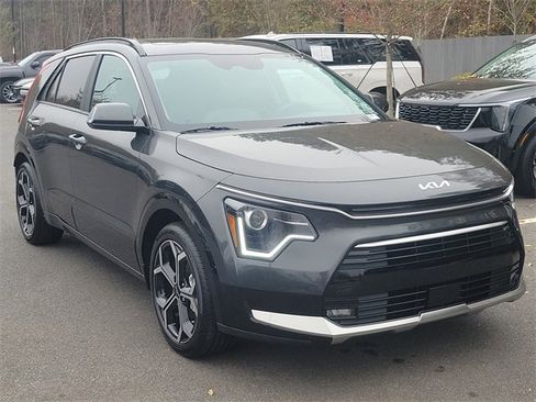 New 2025 Kia Niro EX Touring image 3