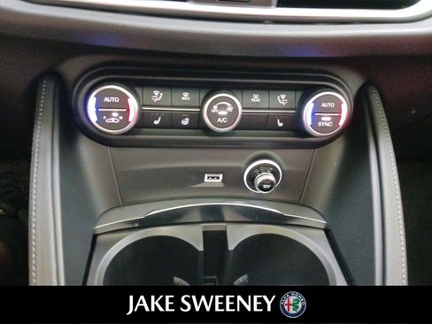 New 2022 Alfa Romeo Stelvio Veloce image 23