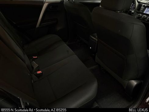 Used 2018 Toyota RAV4 LE FWD image 12