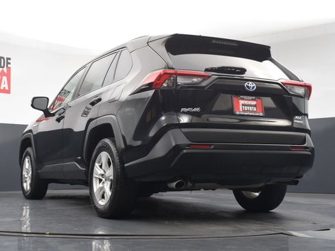 Used 2021 Toyota RAV4 XLE w/ Convenience Package AWD/4WD image 28