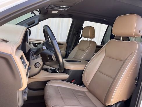 Used 2021 Chevrolet Tahoe Premier w/ Premium Package image 14