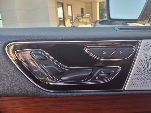 Used 2024 Lincoln Navigator Reserve AWD/4WD image 12