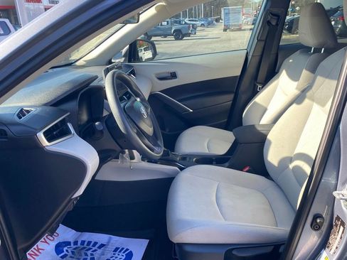 Used 2024 Toyota Corolla Cross L image 7