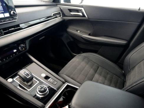 Used 2024 Mitsubishi Outlander SE image 27