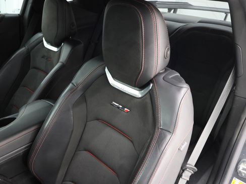 Used 2021 Chevrolet Camaro ZL1 RWD image 41