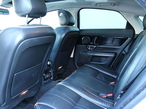 Used 2016 Jaguar XJ R-Sport image 16