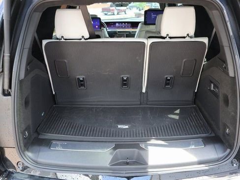 Used 2025 Cadillac Escalade Sport Platinum w/ LPO, ONYX Package AWD/4WD image 17