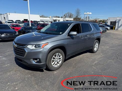 Used 2019 Chevrolet Traverse LT image 1