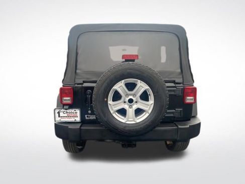 Used 2016 Jeep Wrangler Unlimited Sport w/ Connectivity Group image 4