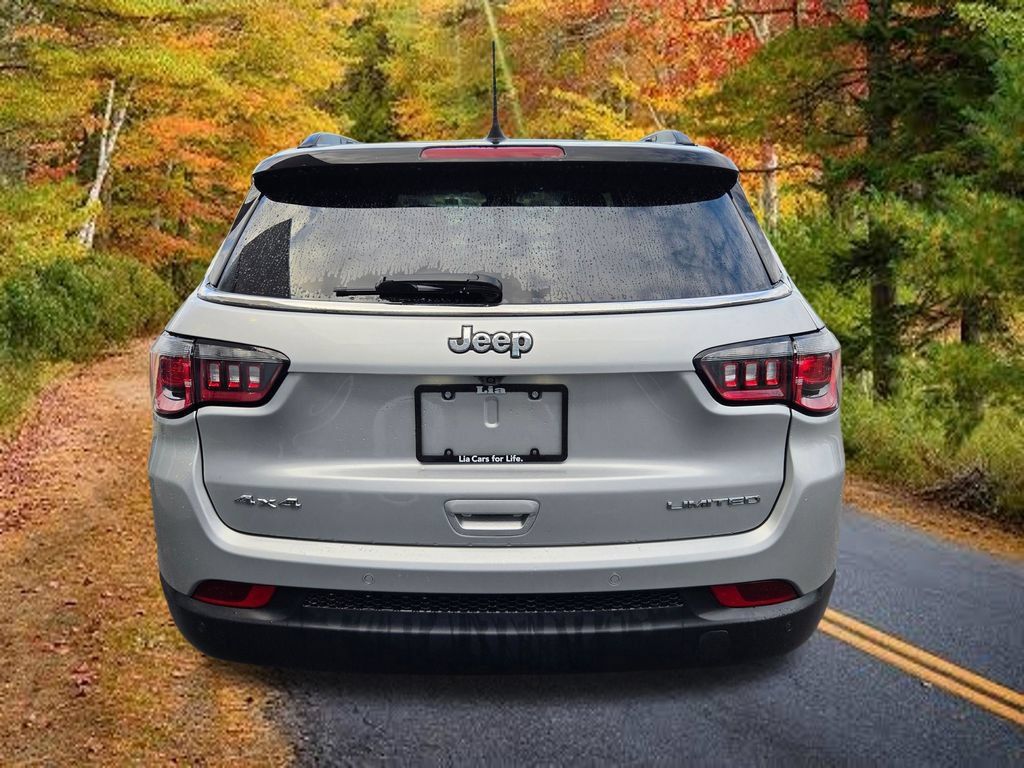 Used 2024 Jeep Compass Limited AWD/4WD image 5