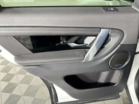 Used 2020 Land Rover Discovery Sport S image 25