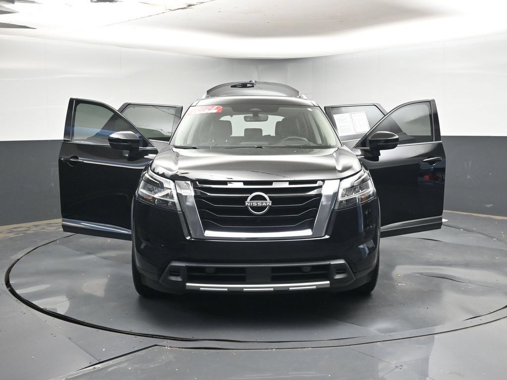 Used 2024 Nissan Pathfinder Platinum w/ Cargo Package AWD/4WD image 48