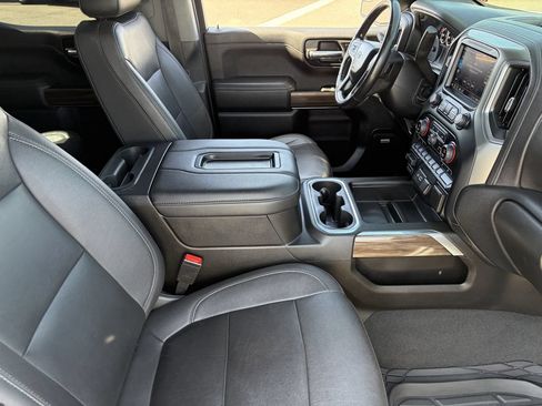 Used 2021 Chevrolet Silverado 1500 LT Trail Boss w/ Convenience Package II AWD/4WD image 9
