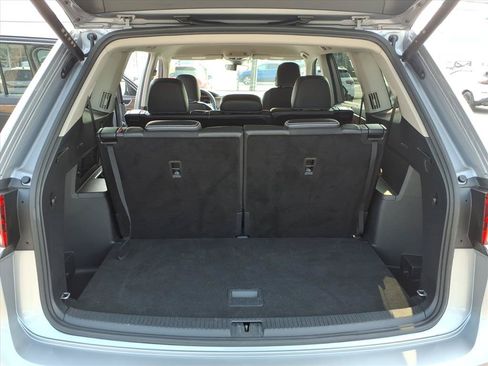 Used 2025 Volkswagen Atlas SE FWD image 15