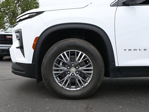Used 2024 Chevrolet Traverse LS FWD image 30