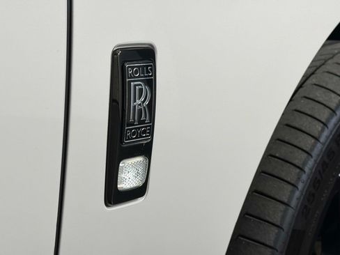Used 2024 Rolls-Royce Cullinan Black Badge AWD/4WD image 17