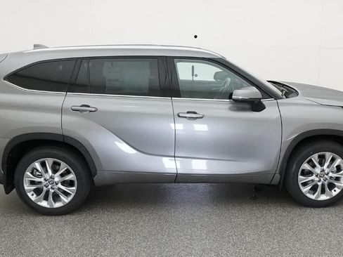 New 2026 Toyota Highlander Limited AWD/4WD image 11