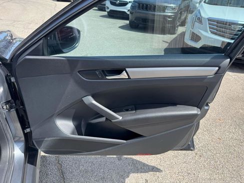 Used 2020 Volkswagen Passat 2.0T SE image 17