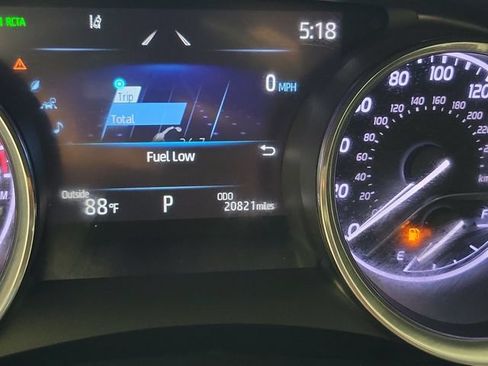 Used 2019 Toyota Camry XLE FWD image 2