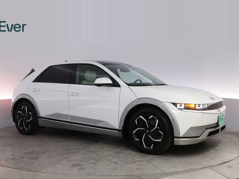 Used 2024 Hyundai Ioniq 5 Limited image 14