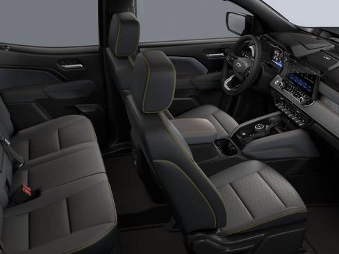 New 2026 Chevrolet Colorado ZR2 w/ Technology Package AWD/4WD image 32