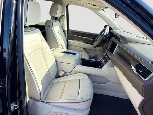 Used 2022 GMC Yukon Denali image 16