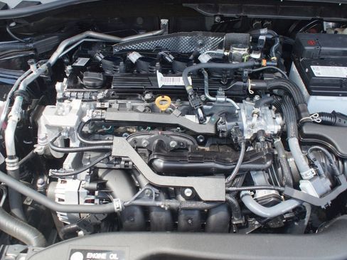 Used 2025 Toyota Corolla Cross L FWD image 25