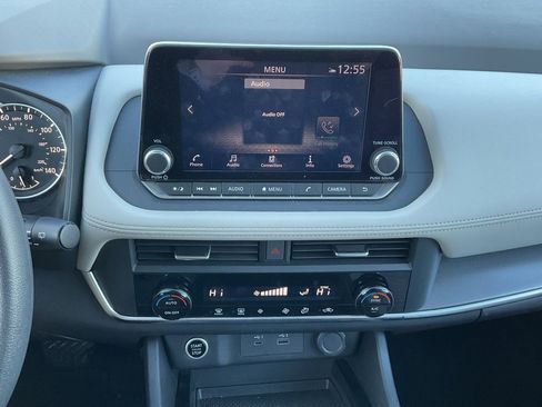 Used 2023 Nissan Rogue SV image 12