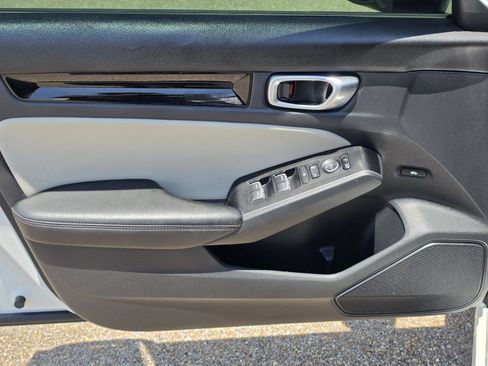 Used 2023 Honda Civic Touring image 15