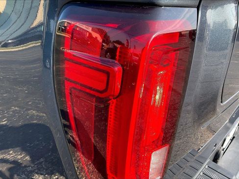 Used 2019 GMC Sierra 1500 SLT w/ SLT Premium Package AWD/4WD image 29
