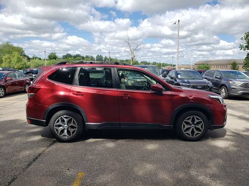 Used 2020 Subaru Forester Premium w/ Popular Package #1 AWD/4WD image 3