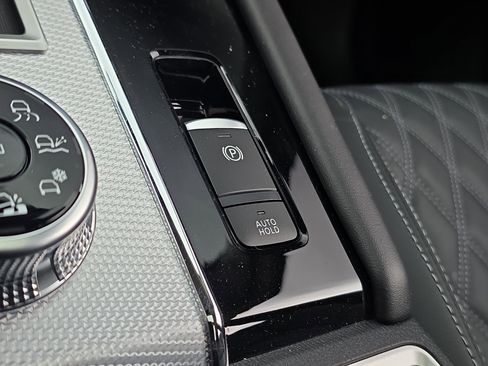 New 2025 Mitsubishi Outlander SEL image 25