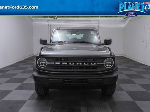 New 2025 Ford Bronco 4-Door image 2