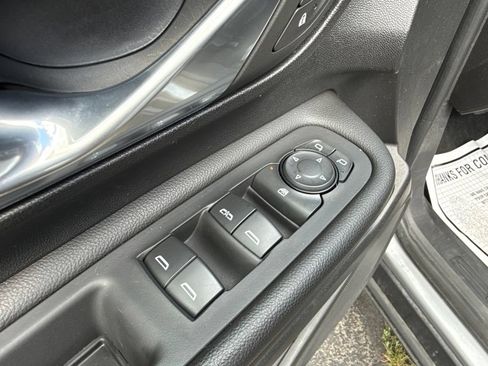 Used 2023 GMC Terrain SLT w/ LPO, Floor Liner Package AWD/4WD image 21