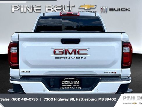 Used 2023 GMC Canyon AT4 w/ Technology Package AWD/4WD image 4