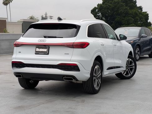 Used 2025 Audi Q5 Premium Plus w/ Premium Plus AWD/4WD image 4