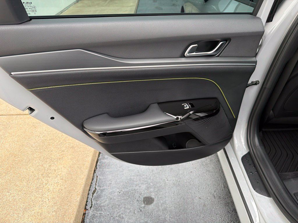 Used 2025 Kia K5 GT w/ GT1 Package FWD image 35