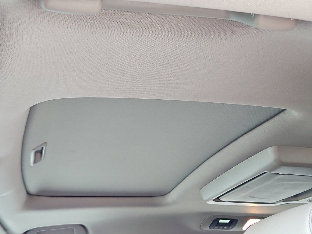 Used 2023 Honda Odyssey Elite image 35