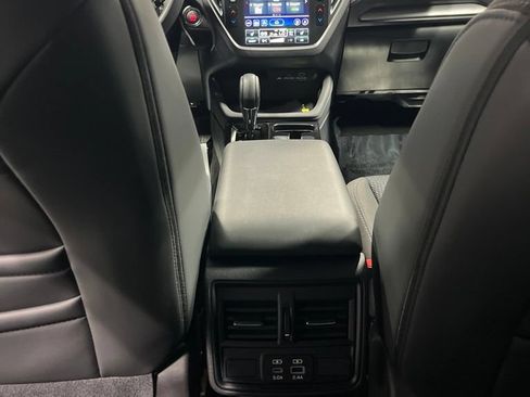 Used 2026 Subaru Forester Premium AWD/4WD image 32