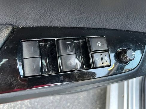 Used 2019 Toyota Prius LE FWD image 16