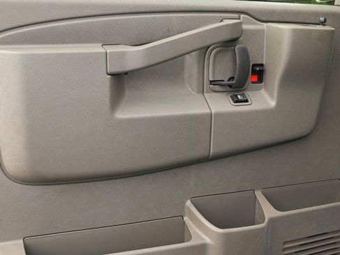 Used 2024 GMC Savana 2500 w/ Driver Convenience Package image 14